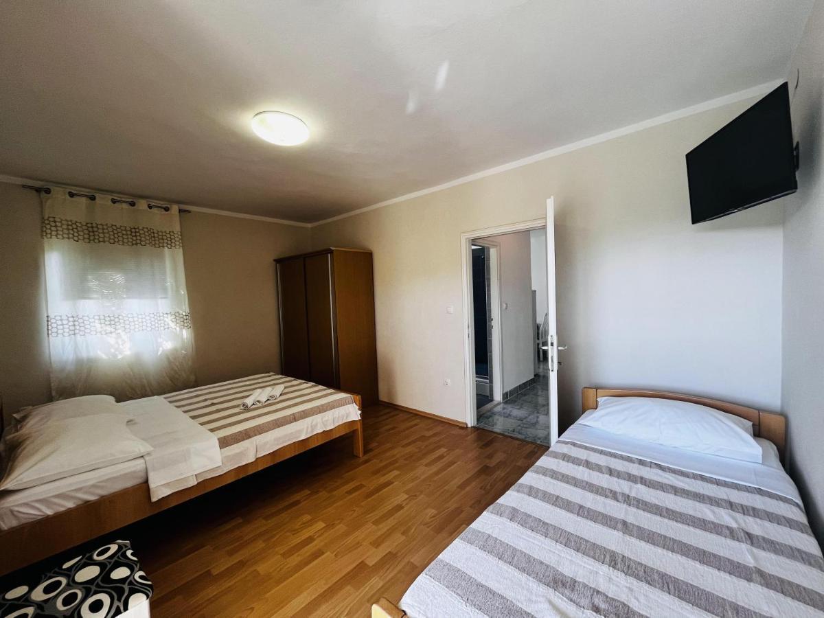Apartmani Ivica Krk Town Eksteriør billede